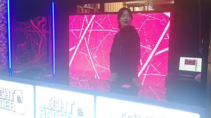 Light racer 逛夜市還能玩到的競賽型貪食蛇遊戲